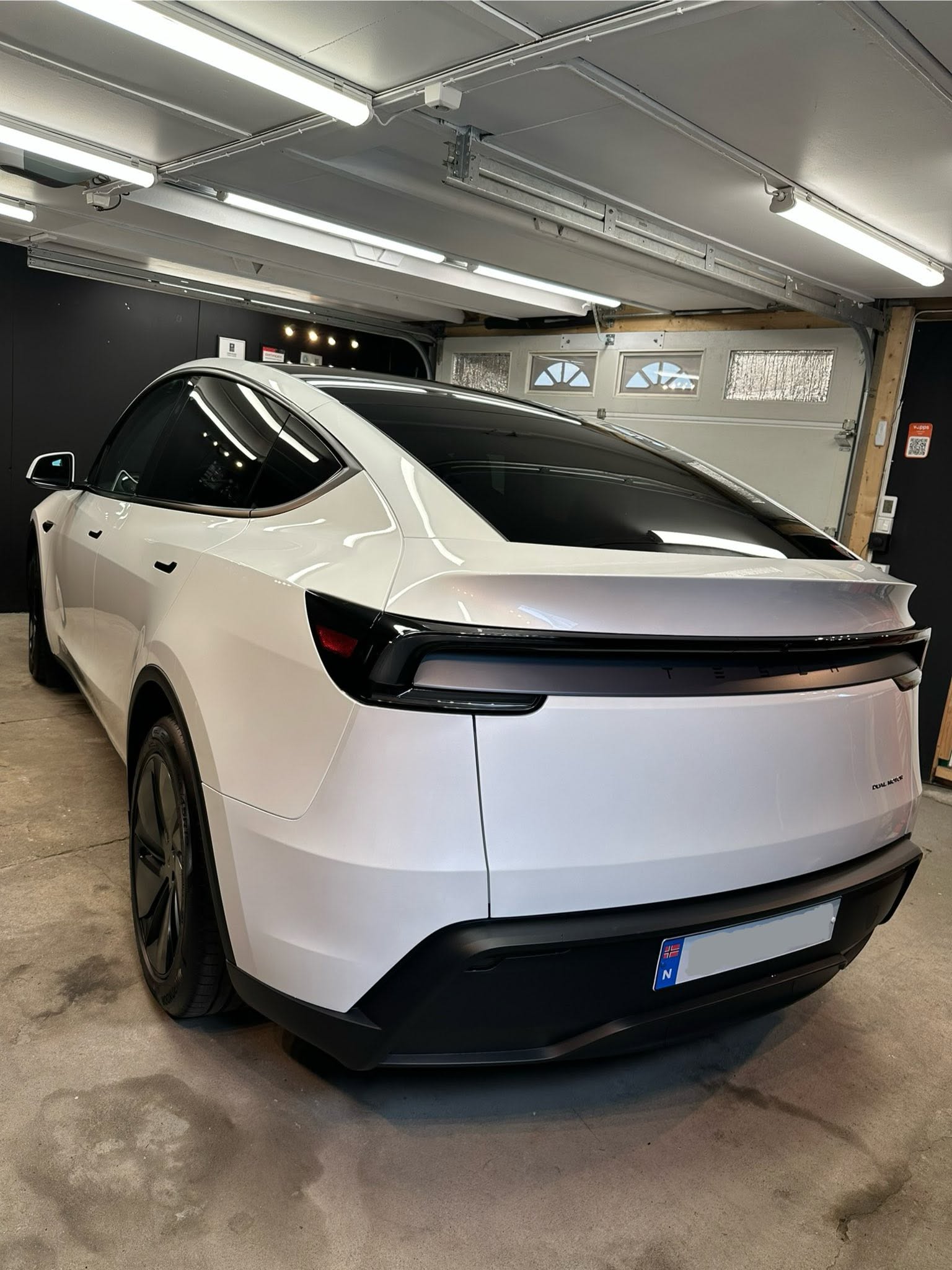 Jensen Autospa – detaljert bil i verkstedet